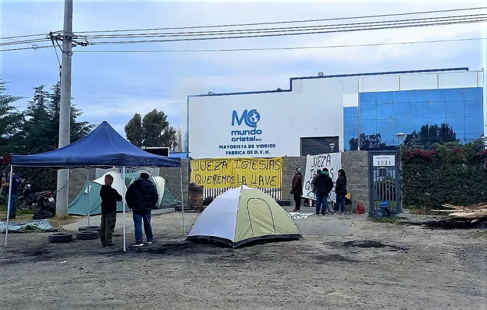 Mundo Cristal de Roca: Trabajadores siguen sin respuestas y sin el pago de sus salarios