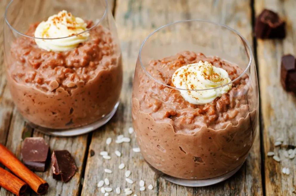 Cómo hacer arroz con leche con salsa de chocolate