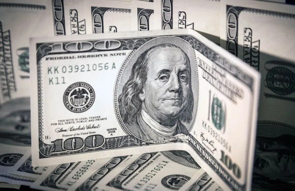 Cae el dólar blue: cerró a $10 menos que el jueves