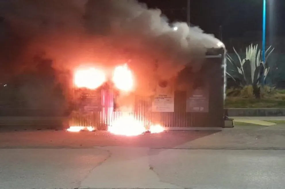 Vandalismo: el Punto Limpio de calle 9 de Julio y La Pampa fue incendiado por una persona 