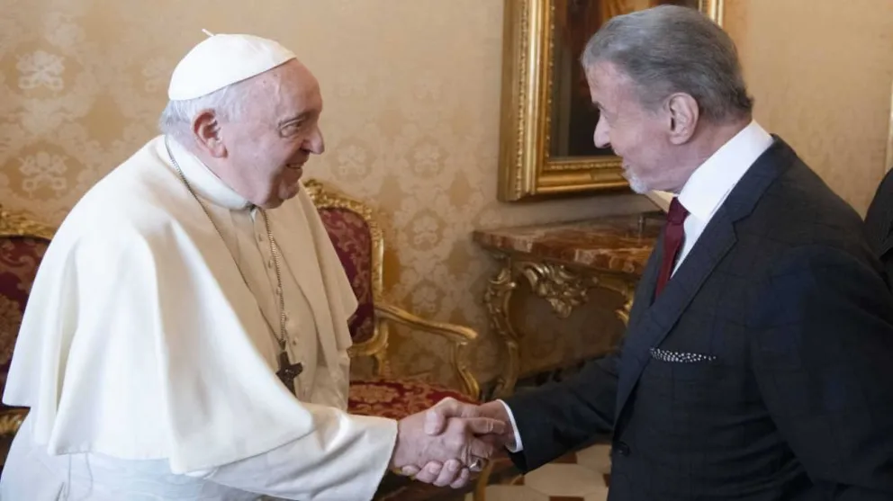 Sylvester Stallone visitó al Papa Francisco y lo invitó a boxear en el Vaticano 