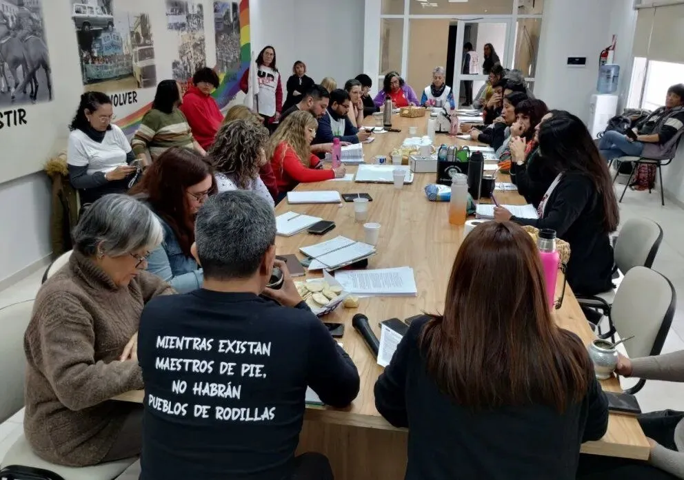 Unter exige que el bono y la nueva oferta salarial no deje afuera a ningún docente