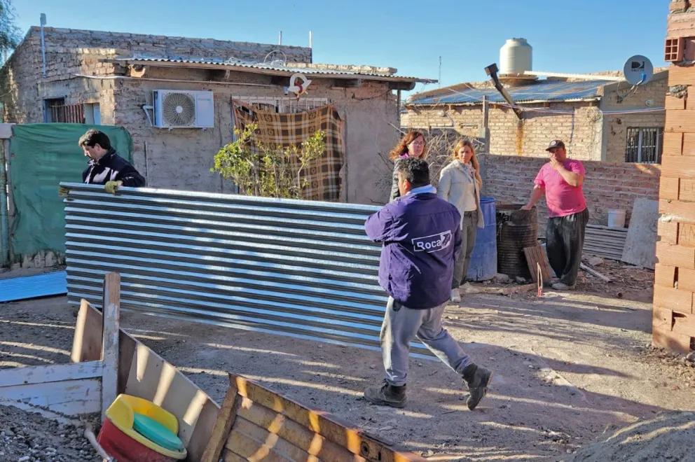 Entregaron materiales de construcción a familias en situación vulnerable de Roca