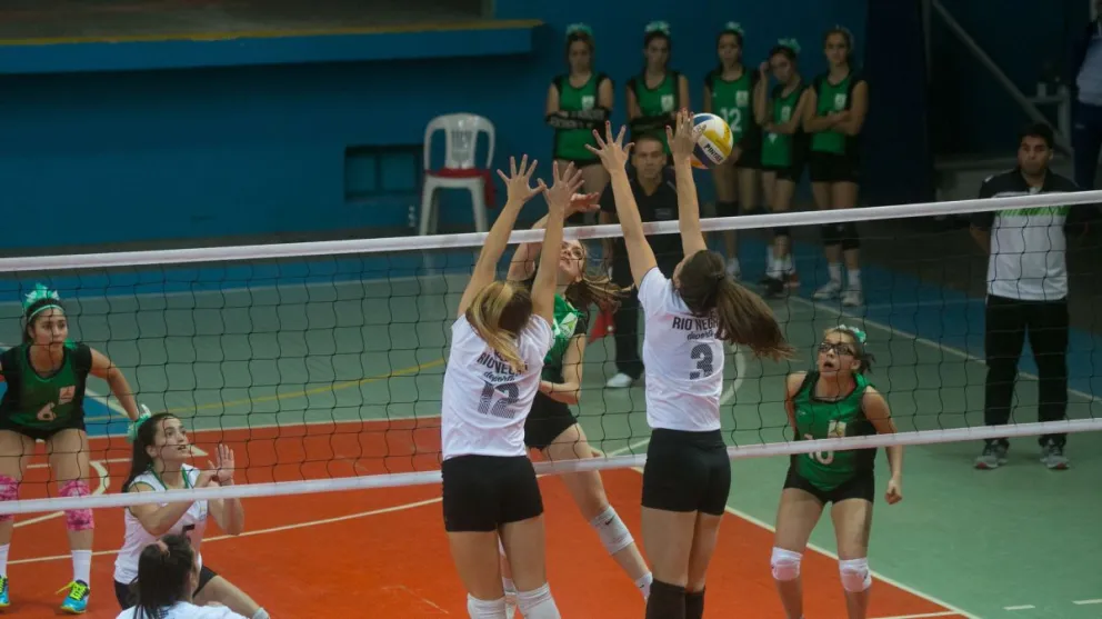 El equipo de vóley femenino de Roca representará a la provincia en los Juegos Evita