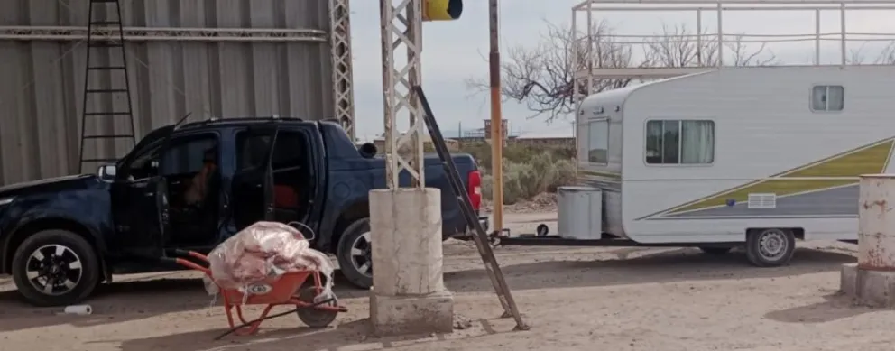 Decomisaron 500 kilos de carne que intentaban ingresar en una camioneta y ¡una casilla rodante!