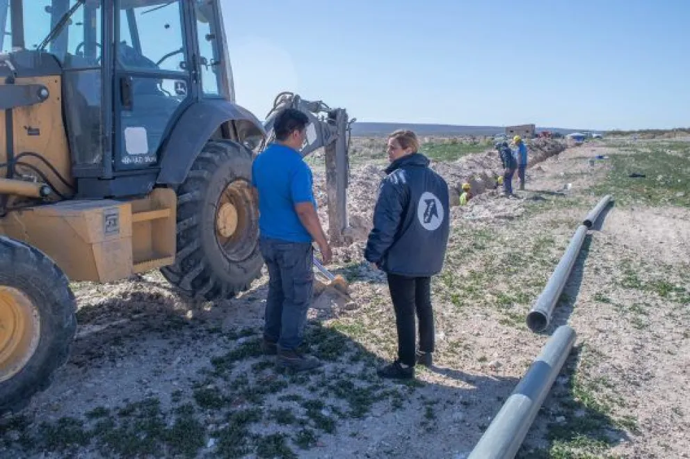 Avanza la obra de red de agua en el Parque Ladrillero que beneficiará a 25 lotes del sector