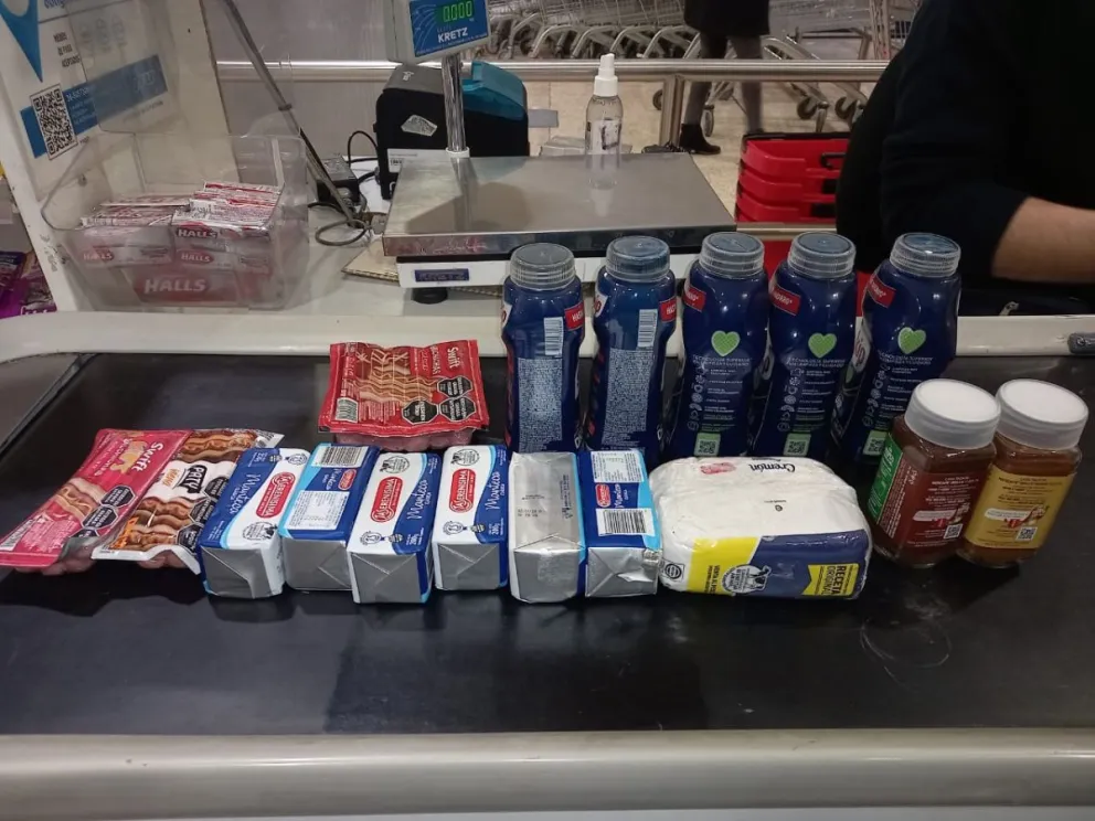 Aprehendieron a dos mujeres que intentaron hurtar artículos de un supermercado