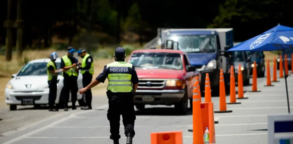 Quiso esconder una escopeta en un control policial y se la incautaron
