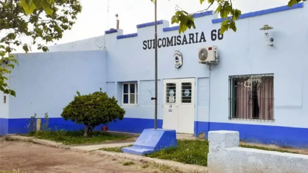 ¡Insólito! Se encontró de frente a un ladrón con sus pertenencias mientras volvía a su casa