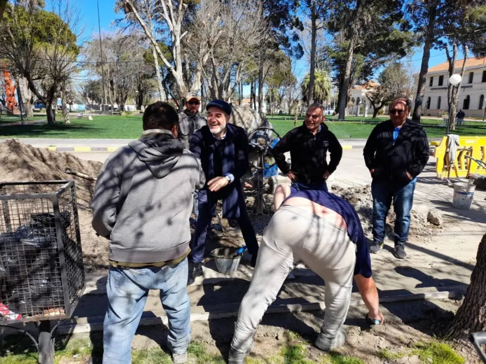 Doñate presentó el camión volquete 0 km y recorrió obras en lamarque 
