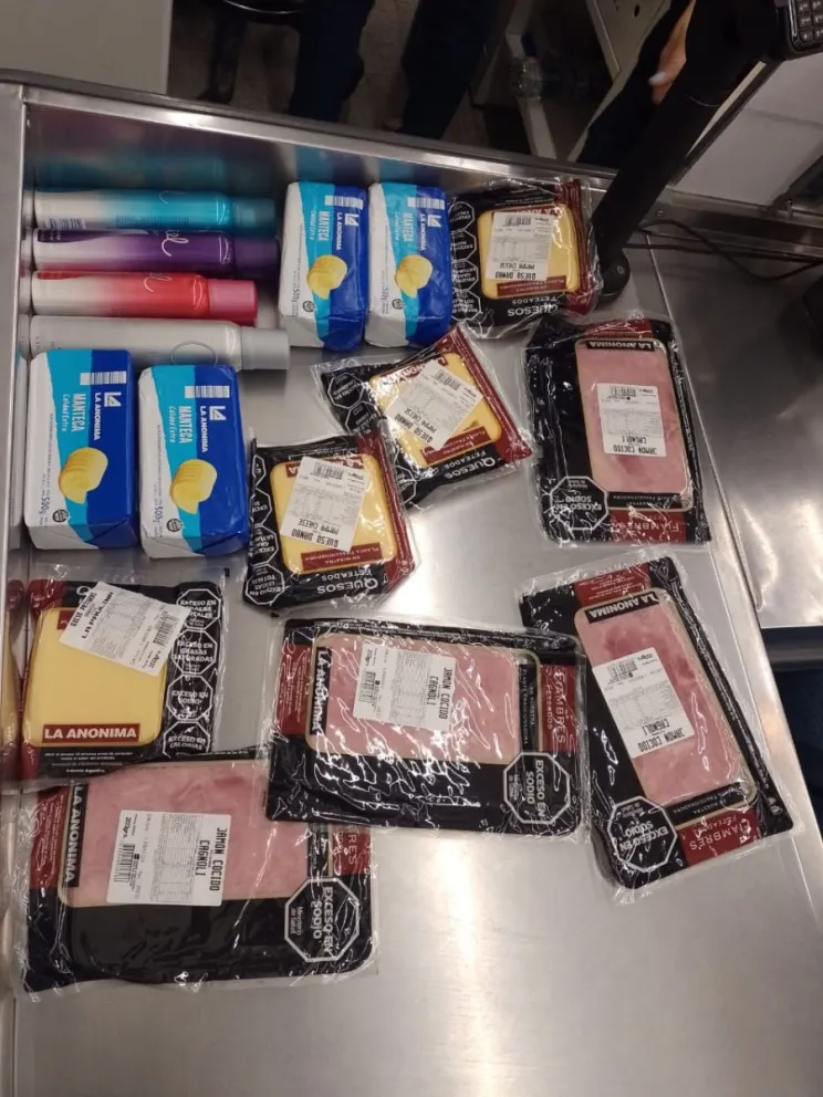 Madre e hija fueron detenidas en un supermercado por robar productos 