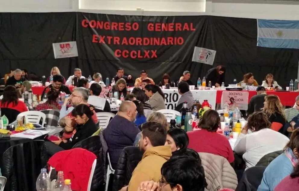 La UnTER aceptó la propuesta salarial del gobierno con condicionamientos