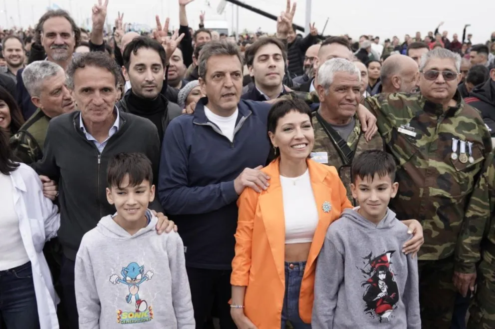 Massa: "Quiero que los pibes vayan con su notebook en la mochila, no con un arma"