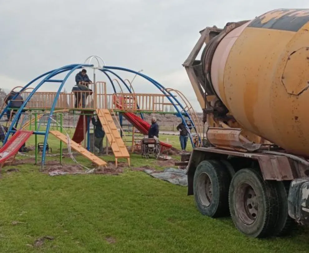 Inauguran nuevo Multijuego en una Plaza de la zona oeste de Roca