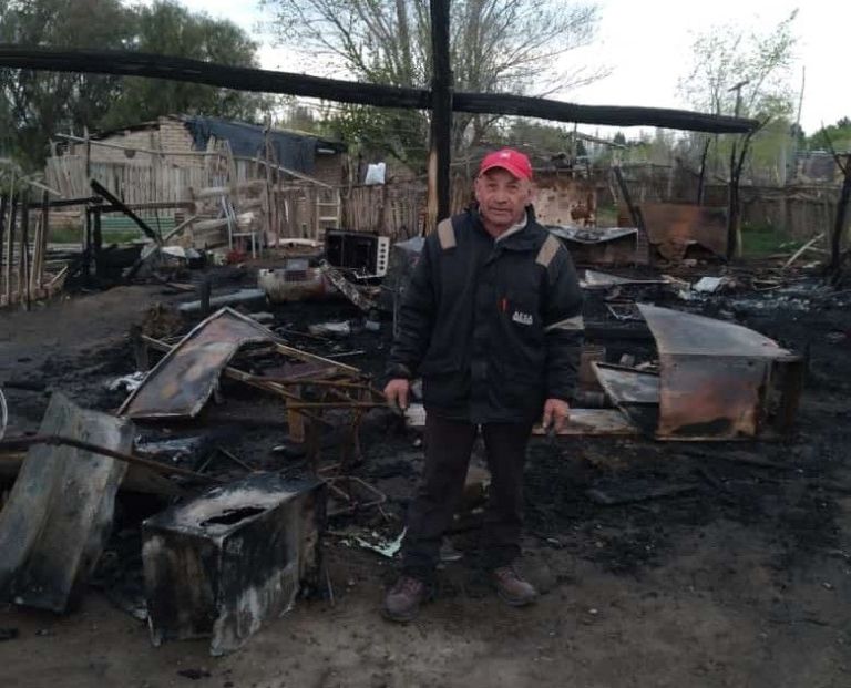 Perdió su casa en un devastador incendio y apela a la solidaridad de los roquenses