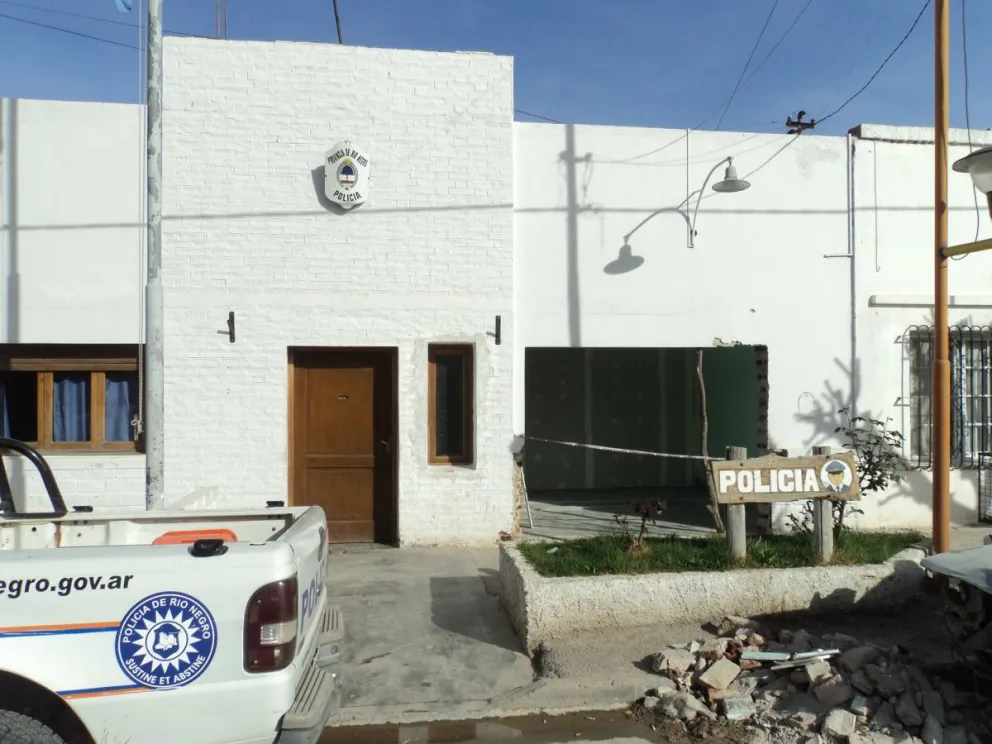 Una policía reanimó a una joven y logró que llegue al Hospital con vida