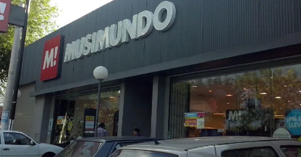 Intento de robo en Musimundo: Los autores logran escapar por un boquete