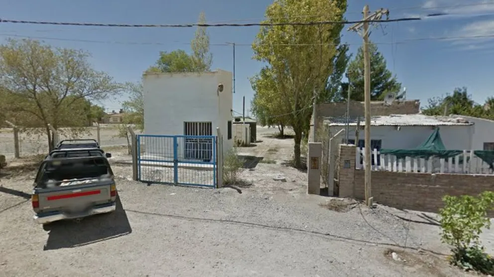 Denuncia que las pérdidas de planta potabilizadora le están destruyendo su casa