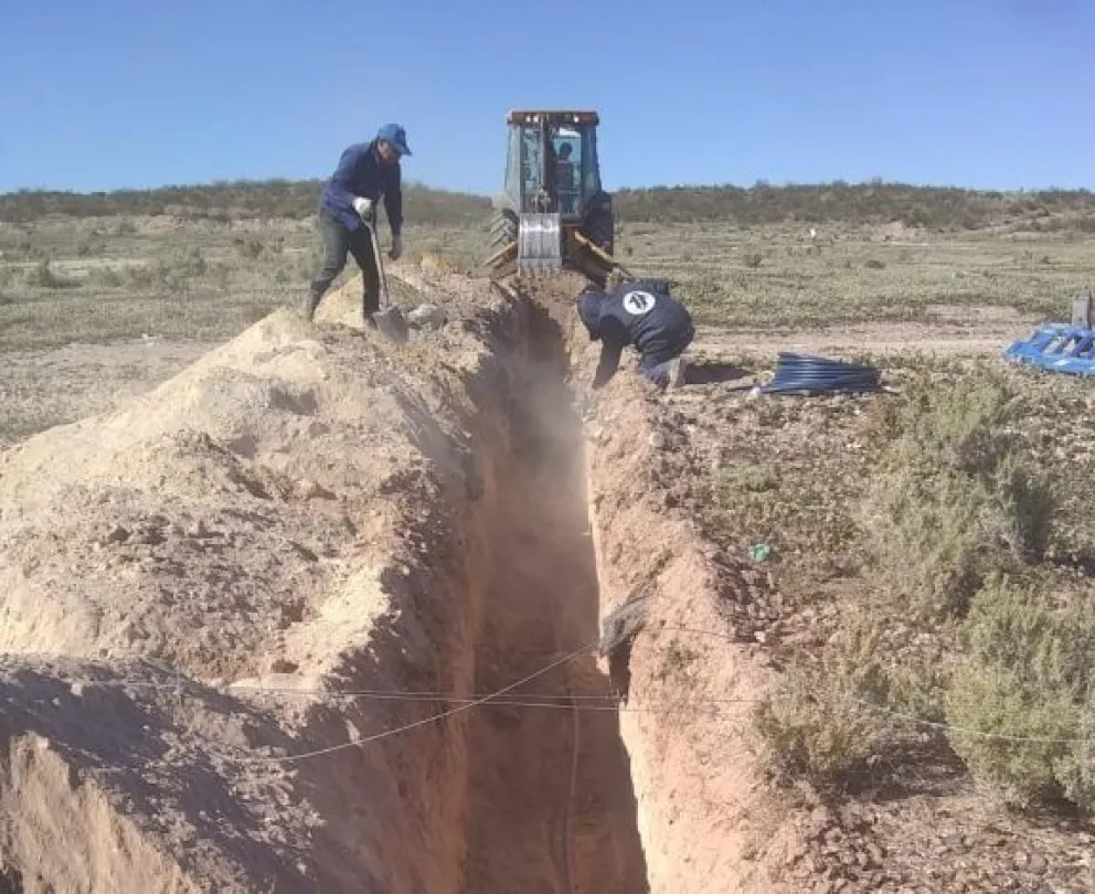 Avanza la obra de red de agua en Parque Ladrillero para fortalecer el sector productivo
