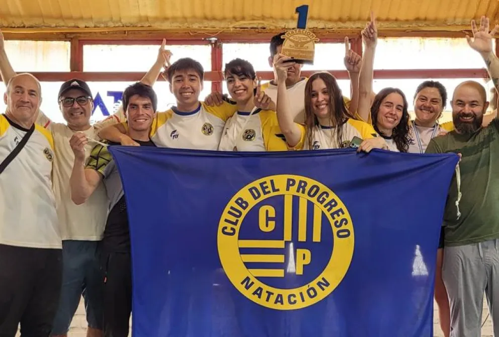 Nadadores roquenses se consagran campeones en el Torneo Norpatagónico 2023