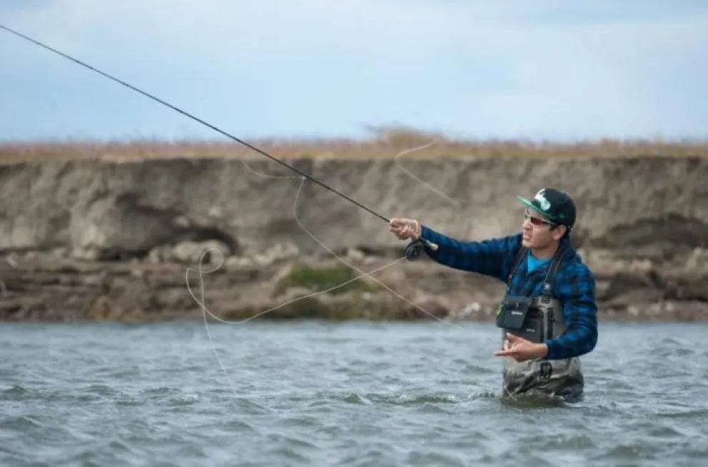 Venta de permisos de pesca para la temporada: conocé todos los detalles y donde comprarlos