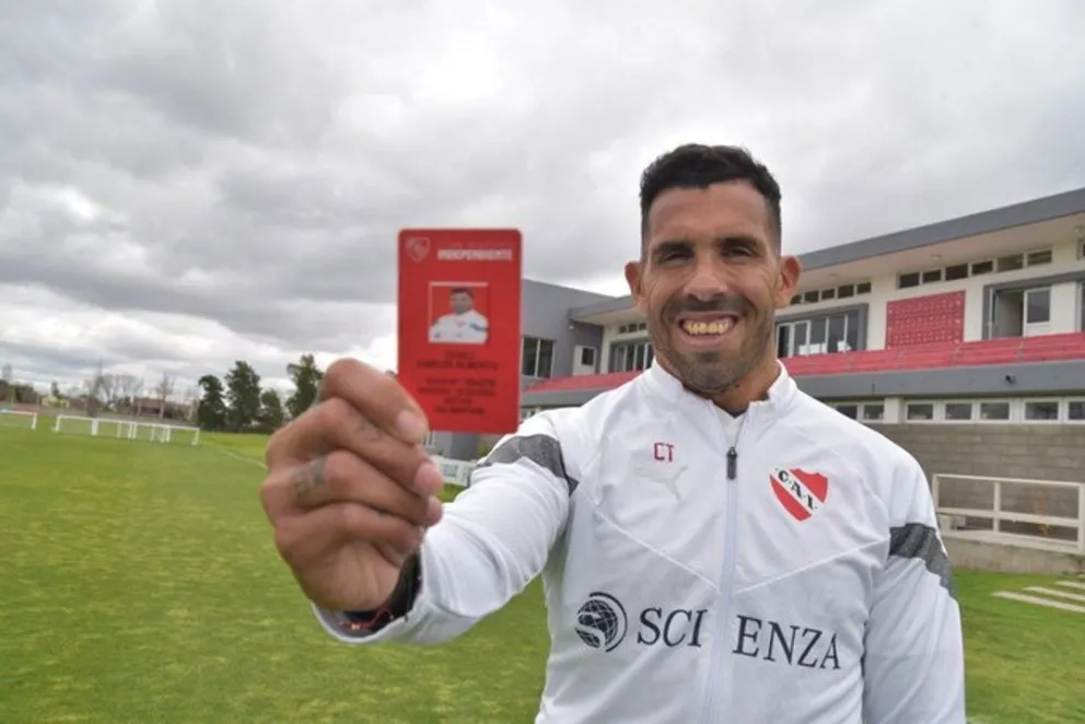 Carlos Tevez se une a la familia de Independiente como socio 