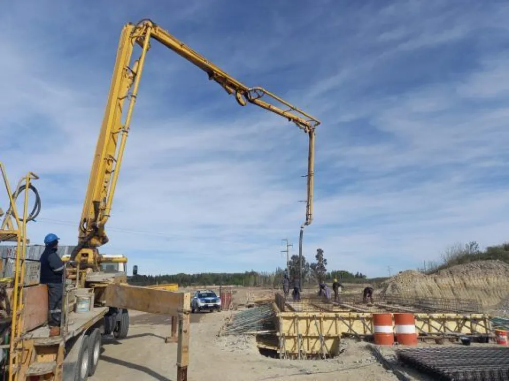Avanza la construcción de la nueva Cisterna de Agua Potable en el Barrio Fiske Menuco