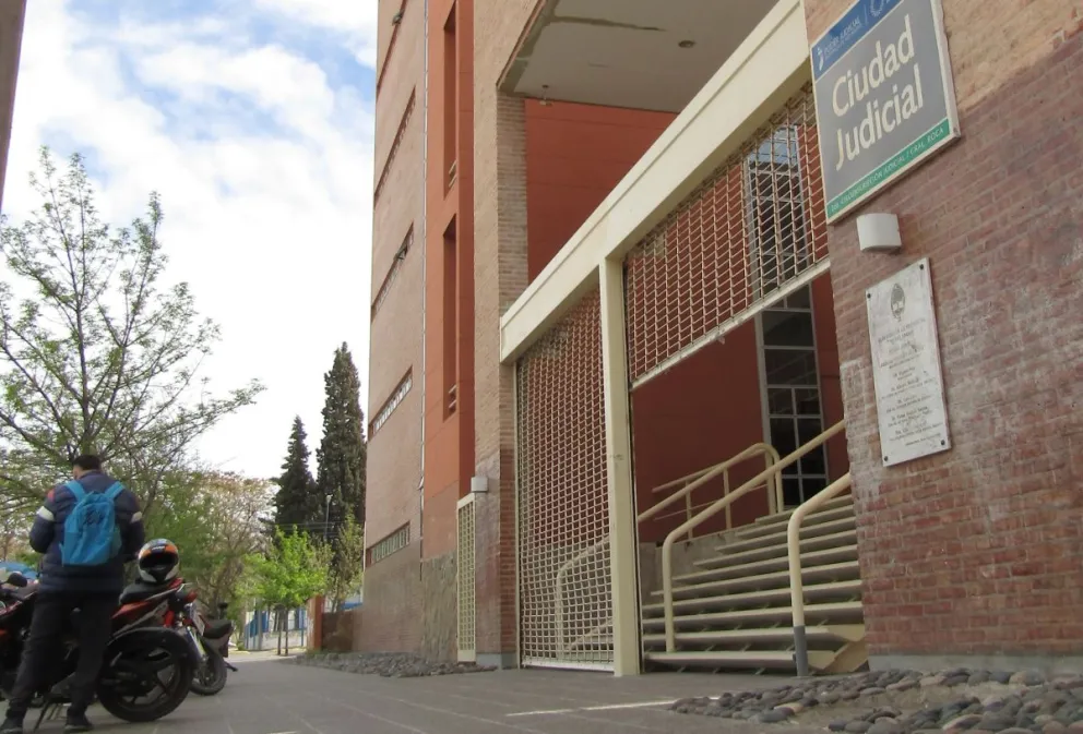 Imputan a hombre en General Roca por tenencia y facilitación de material de abuso sexual infantil