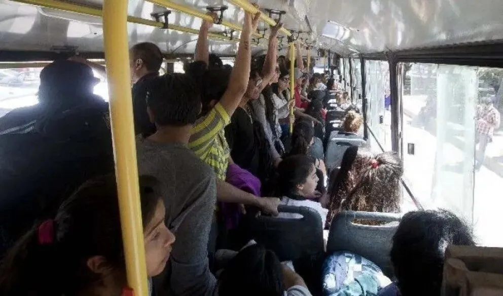 Aberrante: intentaron abusar a una nena arriba de un colectivo