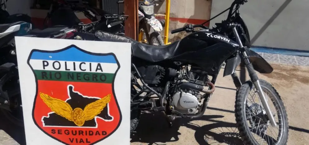 Un hombre de 50 años circulaba en una moto sin patente robada en Roca