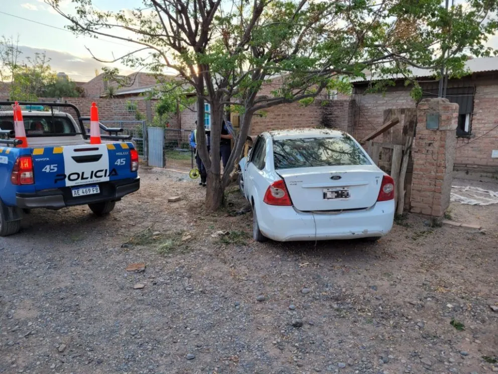 Manejaba con 2,26 de alcohol en sangre y chocó contra el frente de una vivienda