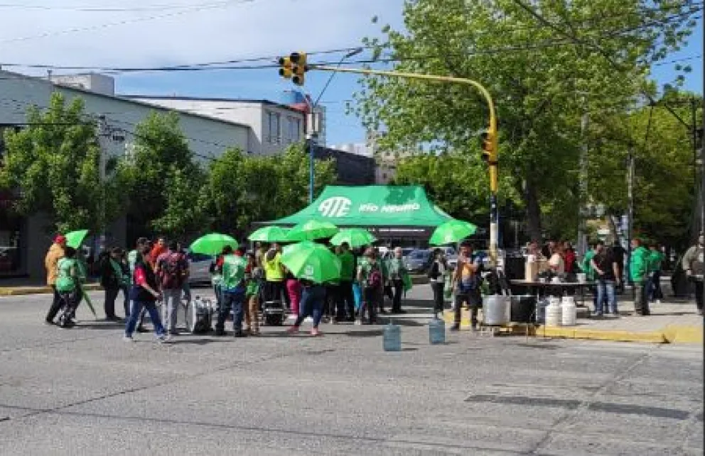 ATE anunció paro provincial y movilización en Roca para este miércoles 27