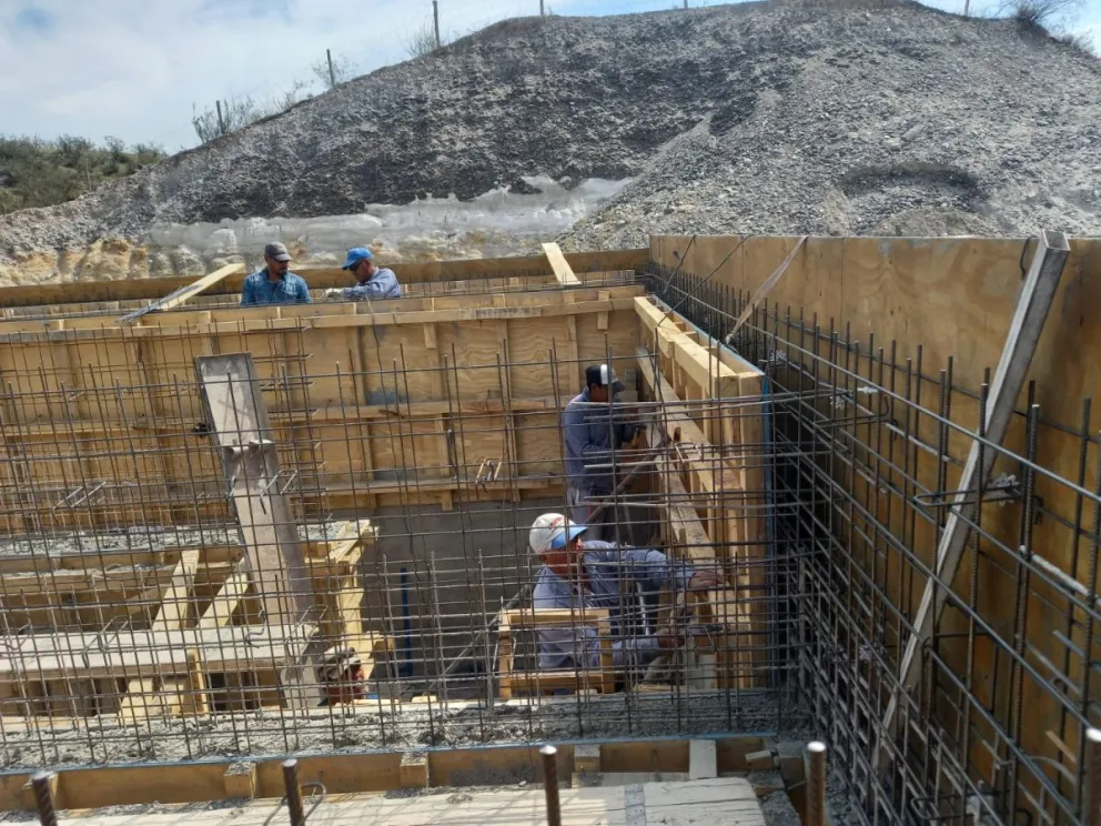 La nueva cisterna del barrio Fiske Menuco presenta un avance del 65%