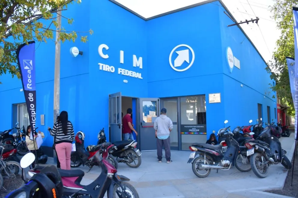 Servicio de cortes de cabello gratuito en el Barrio Tiro Federal