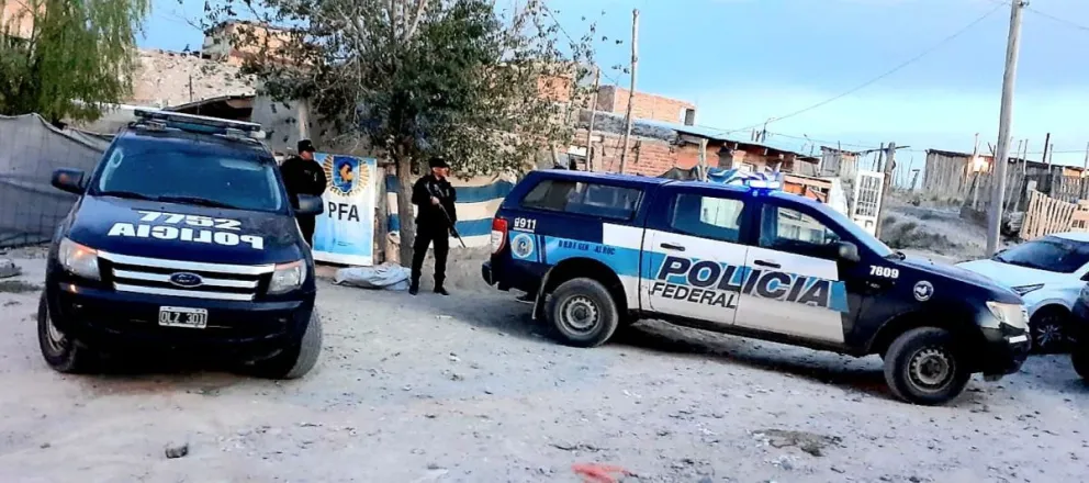 Megaoperativo antidroga en Quinta 25: secuestran cocaína, cerca de $3 millones y un arma de fuego