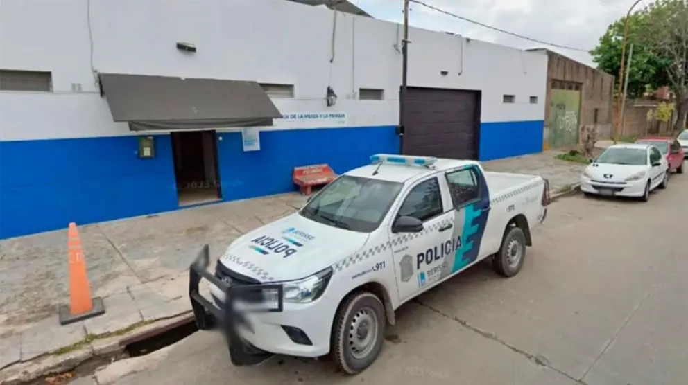 Horror: los maltrataba y obligaba a su pareja a quemar a sus hijos con leche caliente