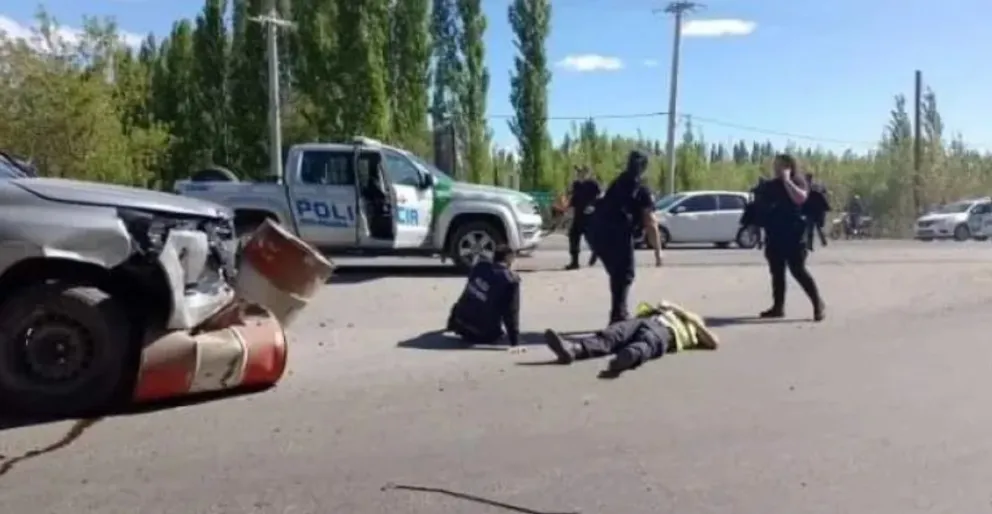 La camioneta Hilux de la persecución había sido robada de una concesionaria 