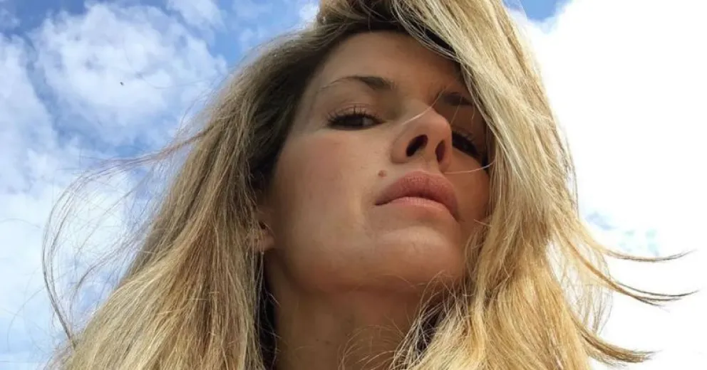 Isabel Macedo impacta con su nuevo look durante la filmación en Uruguay