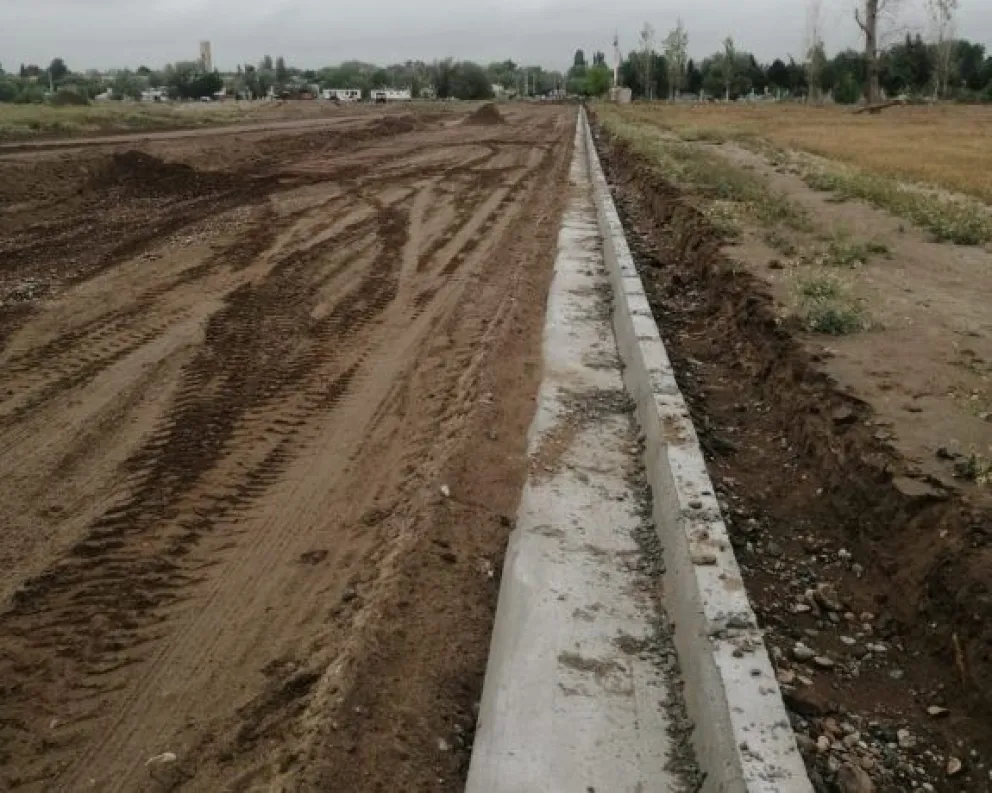 Avanza la obra de urbanización en el Barrio Fiske Menuco que beneficiará a 694 familias 