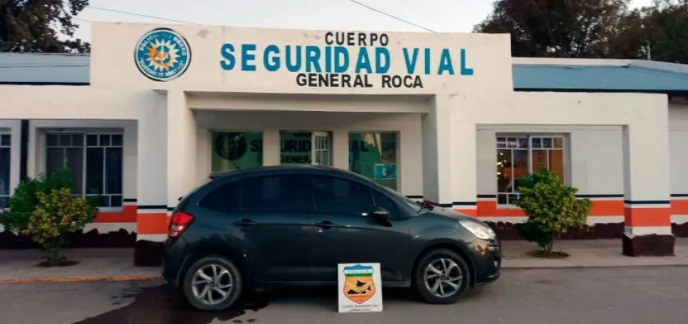 Retienen en Roca un auto con pedido de secuestro por parte de la Policía Federal
