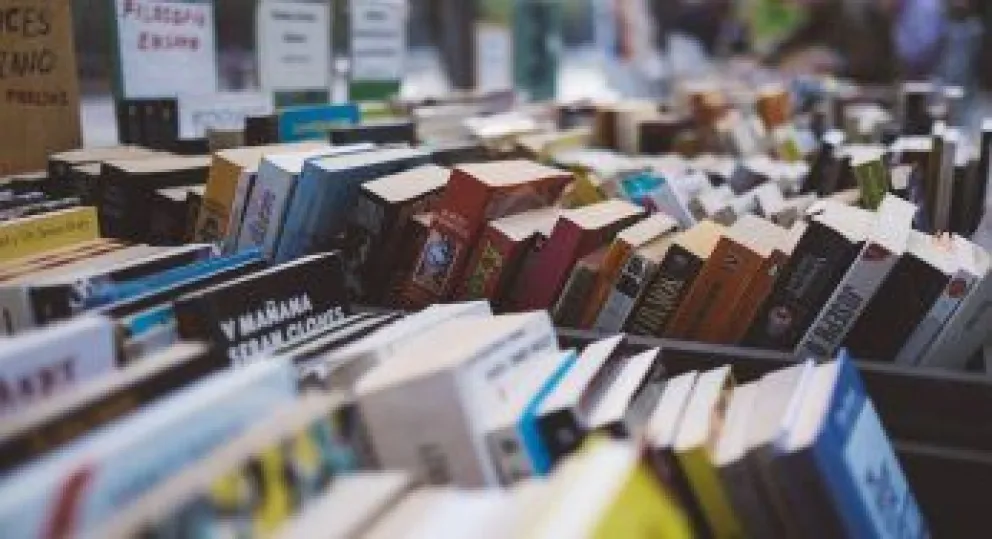 Vuelve la feria que convoca a los autores de libros locales  