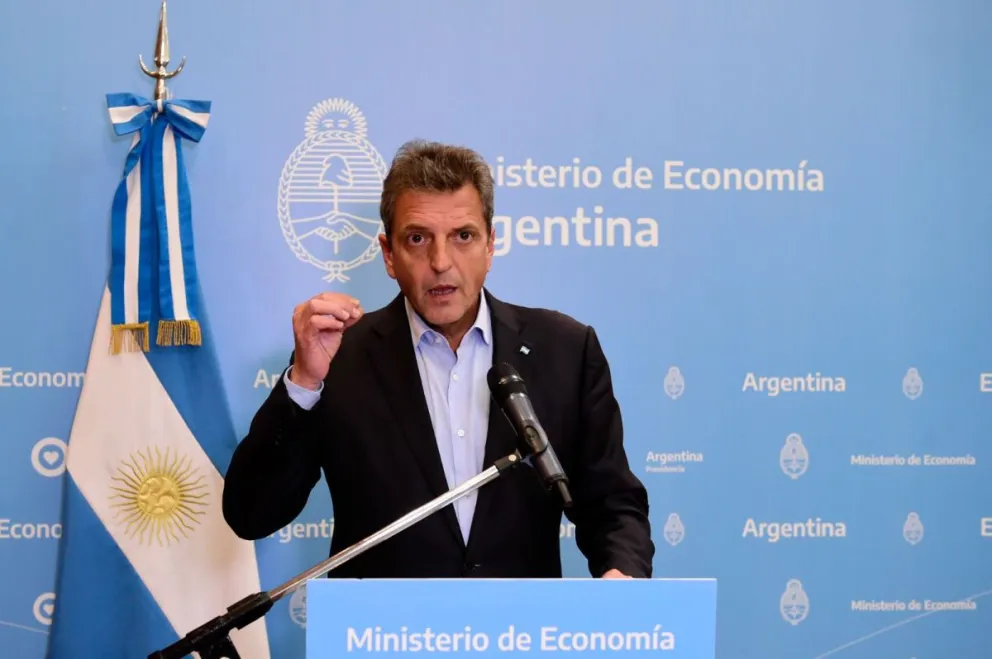 Sergio Massa congeló el precio de los combustibles