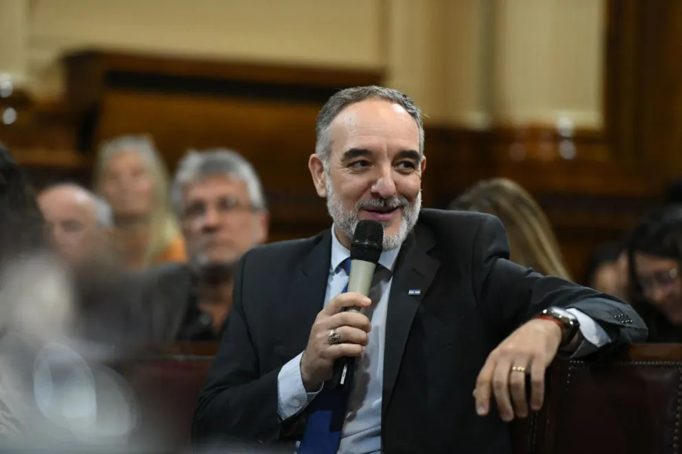 El Senador Martín Doñate presentó una ley para prevenir y erradicar la violencia contra los adultos mayores