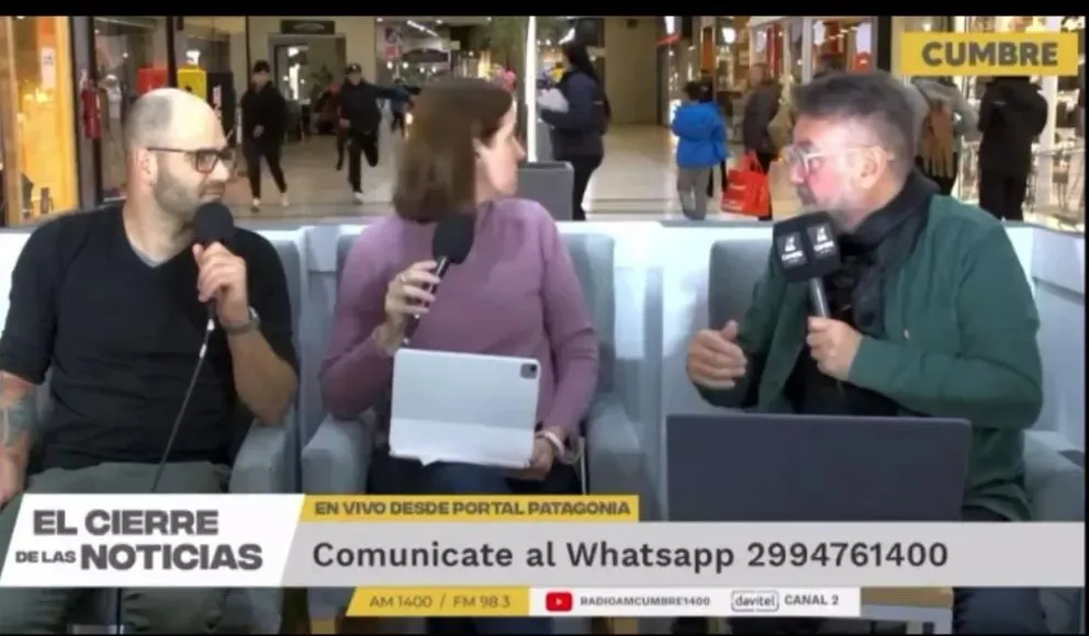 ¡VIDEO! Tres jóvenes robaron, escaparon corriendo y quedaron grabados en vivo en un programa de televisión