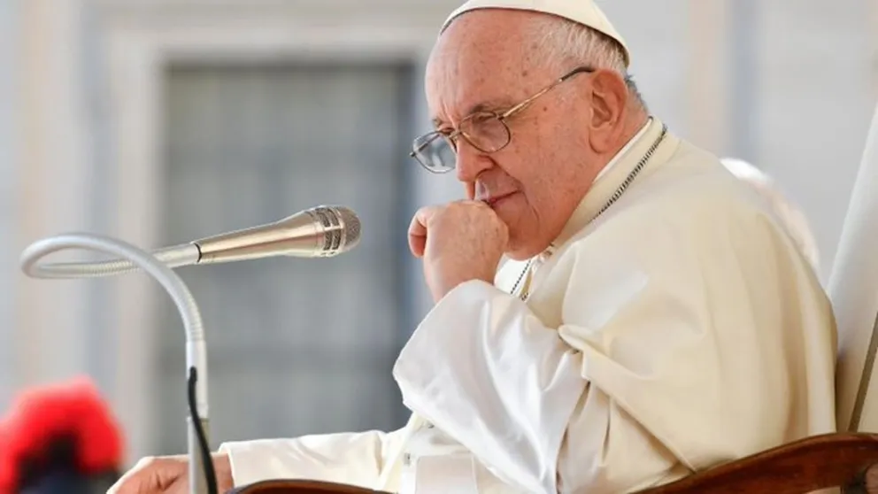 Desde el Vaticano aseguran que el Papa Francisco visitará la Argentina solo si Massa gana las elecciones