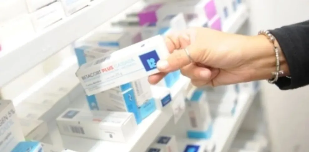 Las farmacias entre la espada y la pared: "Lo que vendo lo cobro a los 90 días y lo tengo que reponer a los 15"