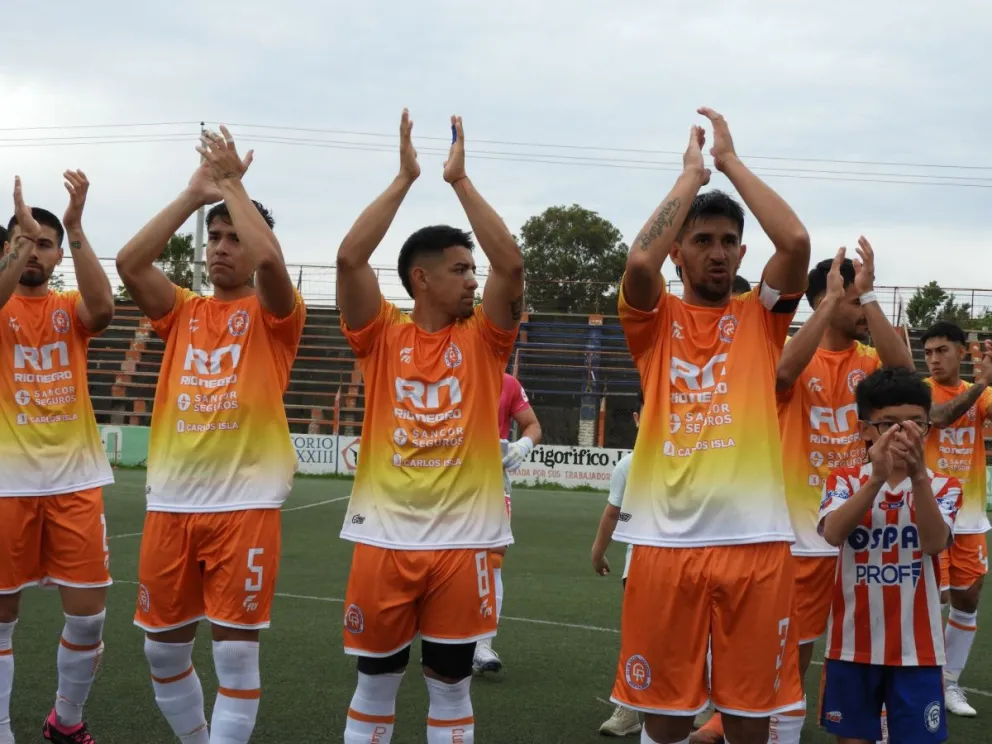 Deportivo Roca busca el pase a la final esta noche ante Rincón por el TRFA