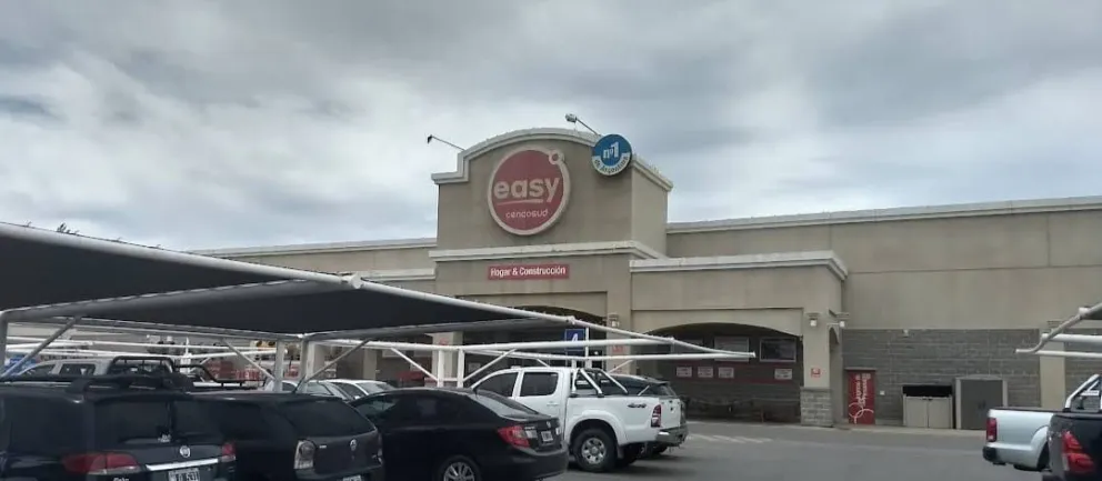 Amenazó a un ex policía en un supermercado de Roca y fue imputado