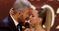 Marcelo Tinelli blanquea su romance con Milett Figueroa en un beso sorpresa en la pista de baile
