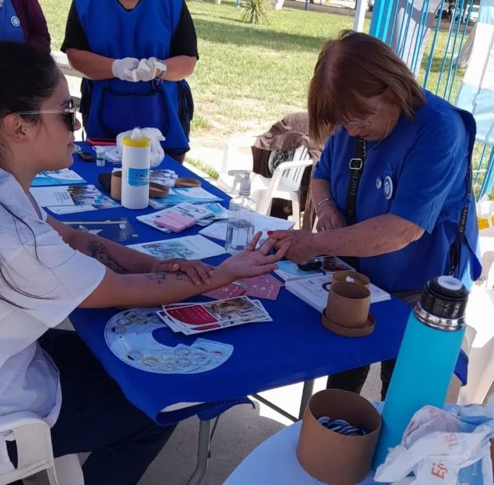Día de la Diabetes: realizan actividades de control y prevención en Plaza Belgrano